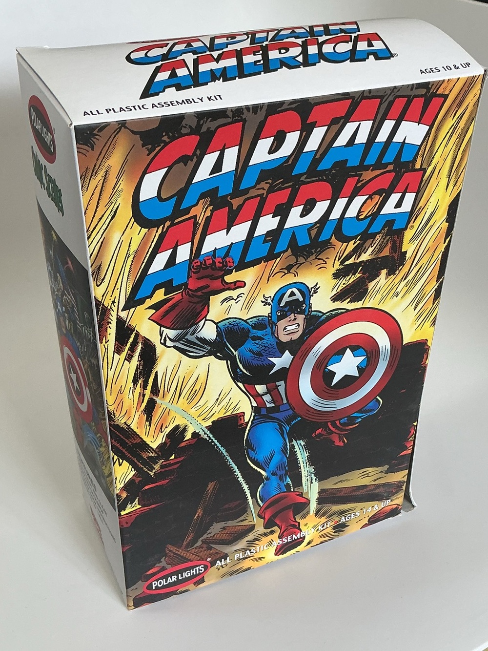 Captain America Plastic Model Kit by Polar Lights Comic Series Open Box Age 14+